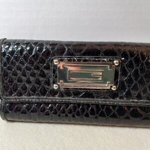 Guess Black Tri-fold Full Size Wallet Cottagecore